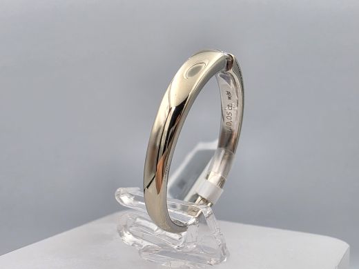 Gold ring with diamond, 2.20 g, size 16.5