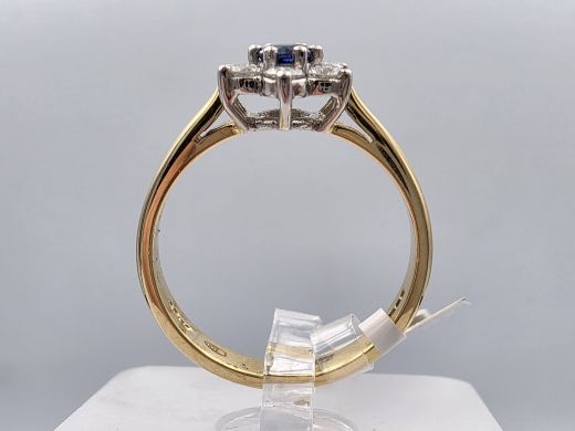 Gold ring with diamond and sapphire, 3.92 g, size 17