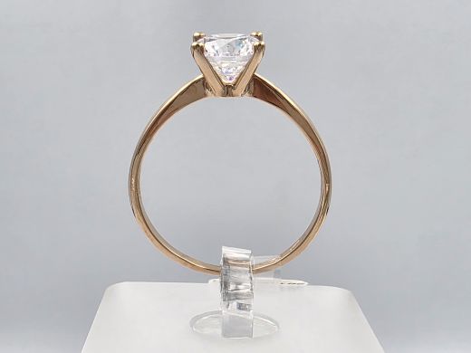 Gold ring with zircon, 2.74 g, size 20