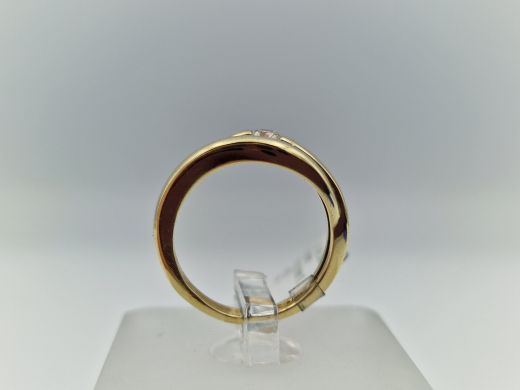 Золотое кольцо с цирконом, 3.4 г, разм. 16