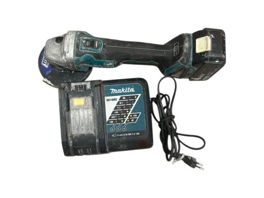 Makita DGA504 