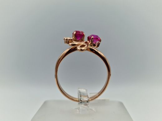 Zelta gredzens ar koraļļi, 3.34 g, izm. 17.5
