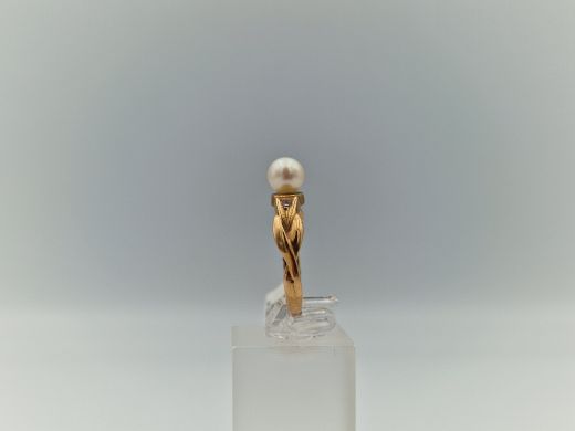 Золотое кольцо с цирконом, 3.35 г, разм. 18