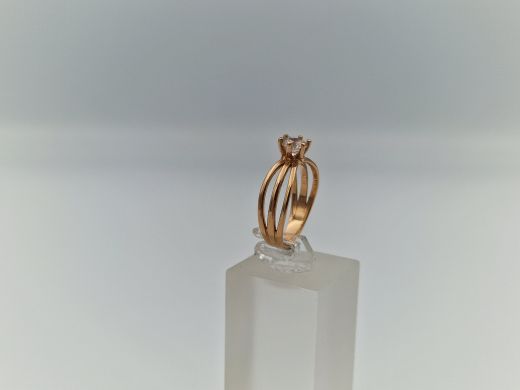 Золотое кольцо с цирконом, 2.57 г, разм. 16.5