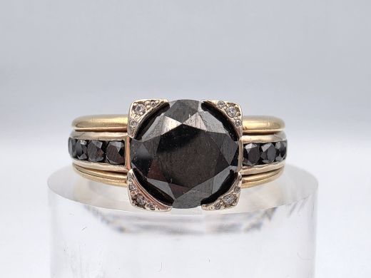 Золотое кольцо с бриллиантом, 12.50 г, разм. 19.2