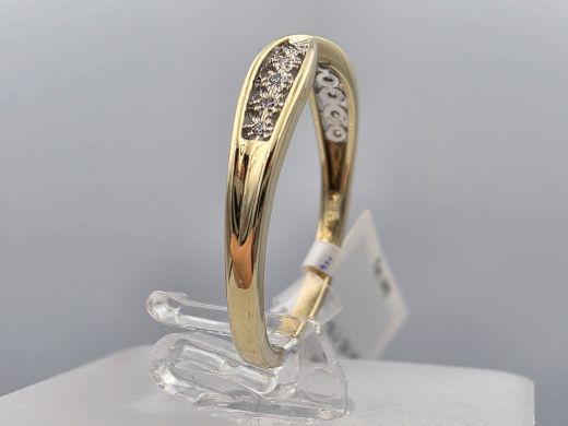 Gold ring, 1.44 g, size 17