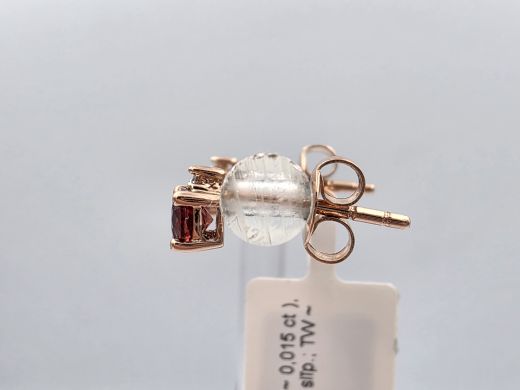 Золотые серьги с гранатами, 0.90 г
