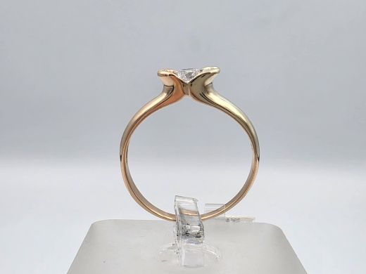 Gold ring with zircon, 2.07 g, size 18
