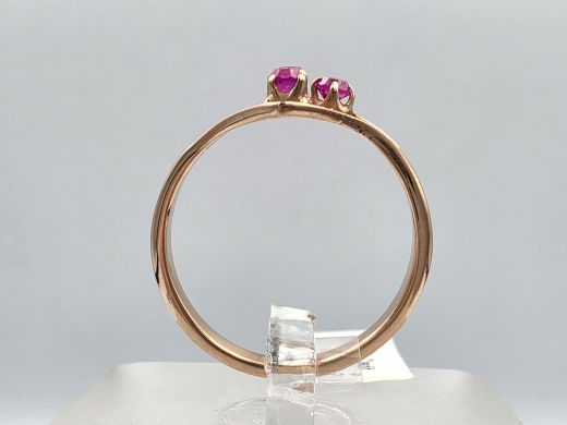 Золотое кольцо с корундом, 1.92 г, разм. 17