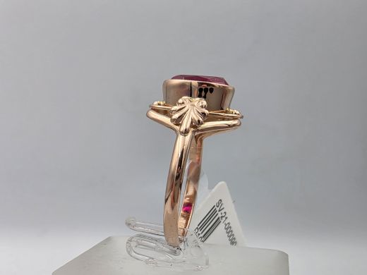 Золотое кольцо с кораллом, 3.64 г, разм. 18.5