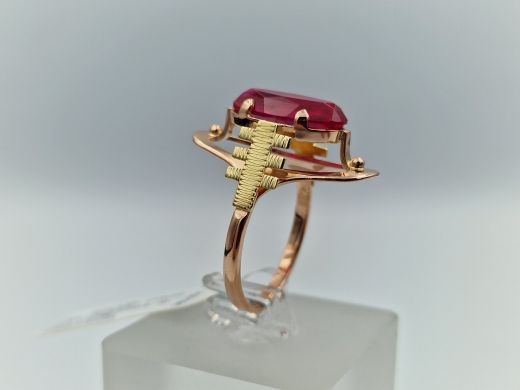 Zelta gredzens ar koraļļi, 4.84 g, izm. 19