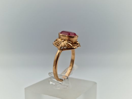 Zelta gredzens ar koraļļi, 3.96 g, izm. 18.5