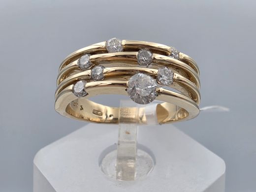 Gold ring with diamond, 4.98 g, size 17