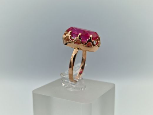 Zelta gredzens ar koraļļi, 3.86 g, izm. 17