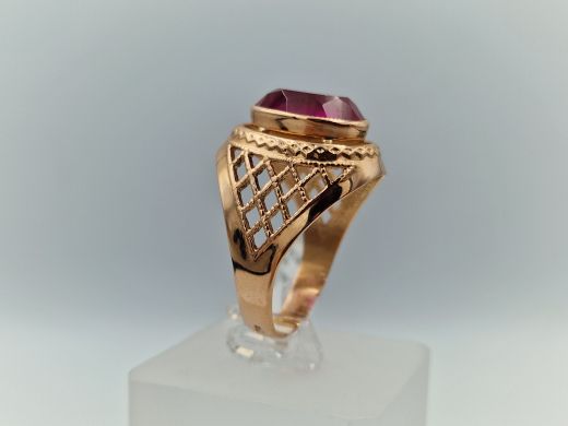 Zelta gredzens ar koraļļi, 7.55 g, izm. 19