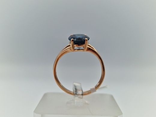 Zelta gredzens ar topāzu, 2.49 g, izm. 18