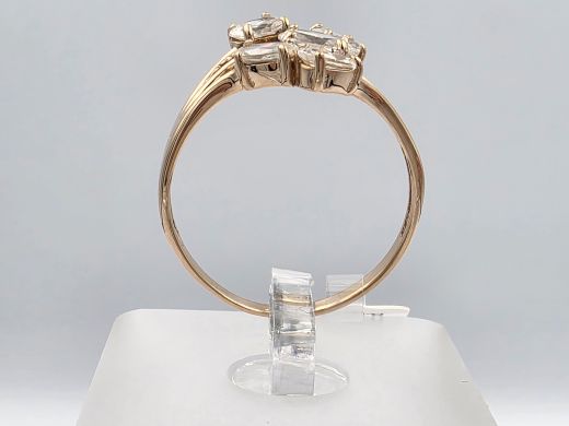Gold ring with zircon, 3.08 g, size 19