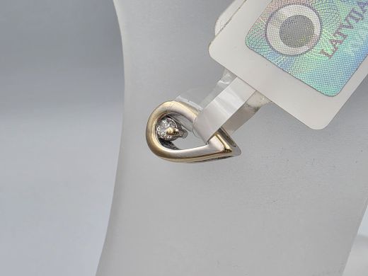 Gold pendant with diamond, 0.64 g
