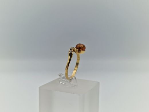 Zelta gredzens ar dzintaru un cirkoniju, 1.91 g, izm. 18