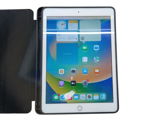 Apple iPad 5th Generation 32