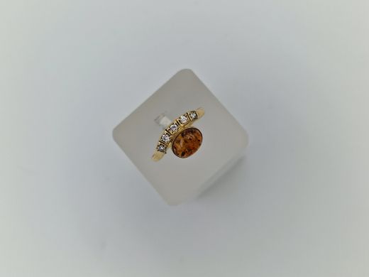 Zelta gredzens ar dzintaru un cirkoniju, 1.91 g, izm. 18