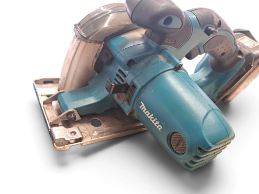 Makita Dcs 552