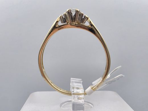 Gold ring with diamond, 1.84 g, size 17.5