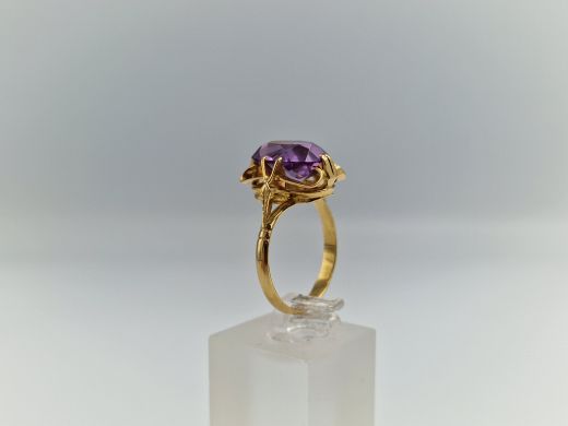 Zelta gredzens ar koraļļi, 5.59 g, izm. 18