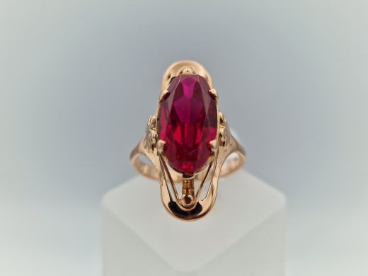 Zelta gredzens ar koraļļi, 4.23 g, izm. 16