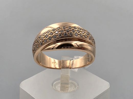 Gold ring with zircon