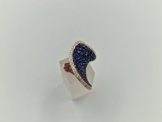 Kuldne sõrmus koos briljantiga ja safiiriga, 10.72 g, suurus 17.5