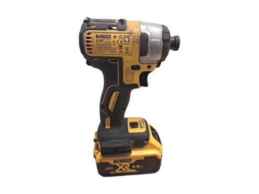 DeWAlt DCF887 