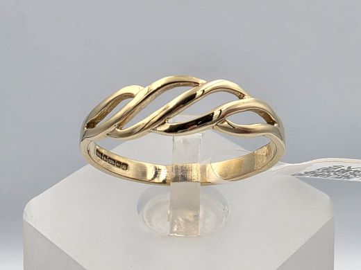 Gold ring, 1.24 g, size 17.5