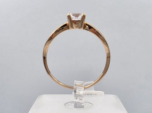 Gold ring with zircon, 2.41 g, size 20.5