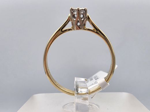 Gold ring with diamond, 2.29 g