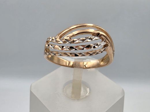 Золотое кольцо, 3.04 г, разм. 18