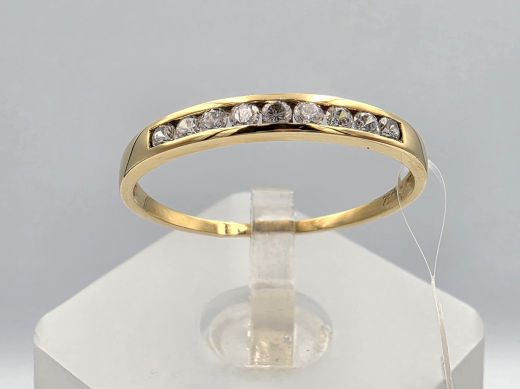 Gold ring with zircon, 1.27 g, size 18