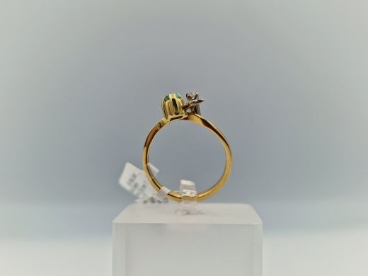 Zelta gredzens ar briljantu un smaragdu, 3.56 g, izm. 17.5