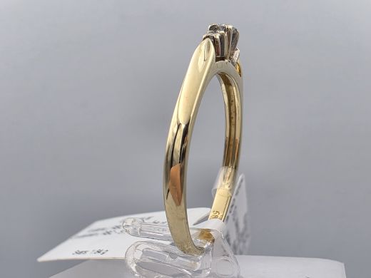 Gold ring with diamond, 1.84 g, size 17.5