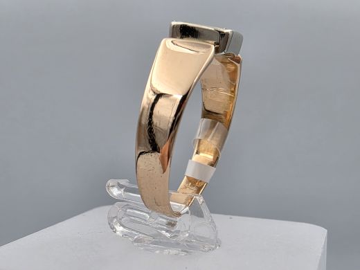 Gold ring with diamond, 2.81 g, size 17.5