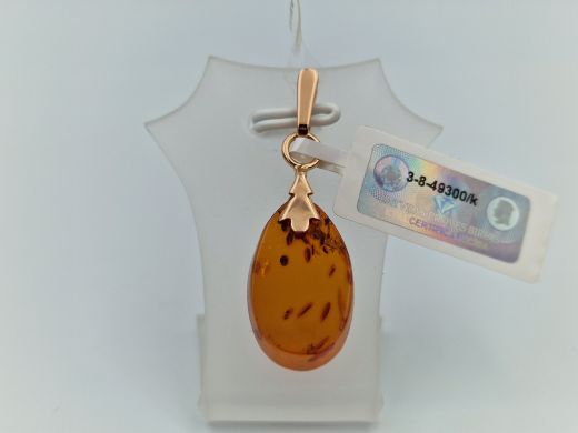 Zelta kulons ar dzintaru, 2.17 g