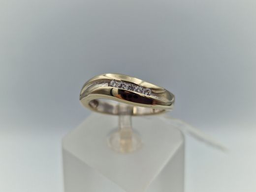 Zelta gredzens ar cirkoniju, 4.04 g, izm. 17.5