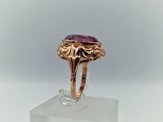 Zelta gredzens ar koraļļi, 6.39 g, izm. 18.5