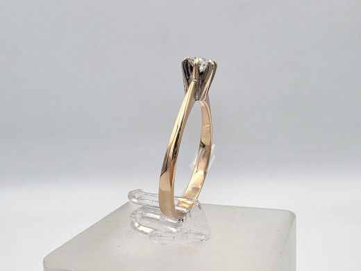 Золотое кольцо с цирконом, 1.77 г, разм. 16.5