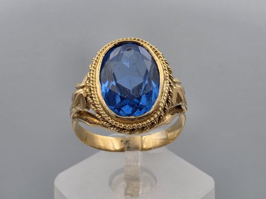 Gold ring with corundum, 5.25 g, size 19