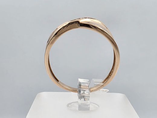 Gold ring with zircon