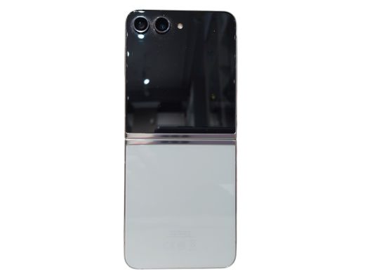 Samsung Galaxy Z Flip 5 0.5 gb