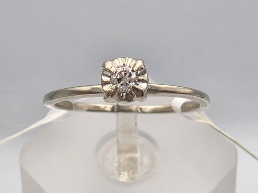 Gold ring with diamond, 1.75 g, size 18