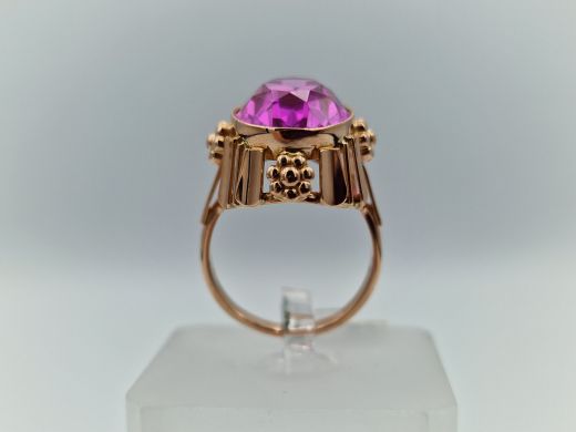 Zelta gredzens ar koraļļi, 7.54 g, izm. 17.5