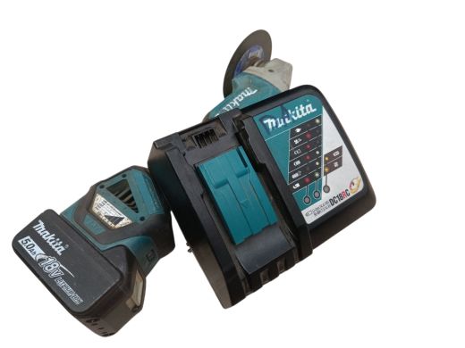 Makita Dga511